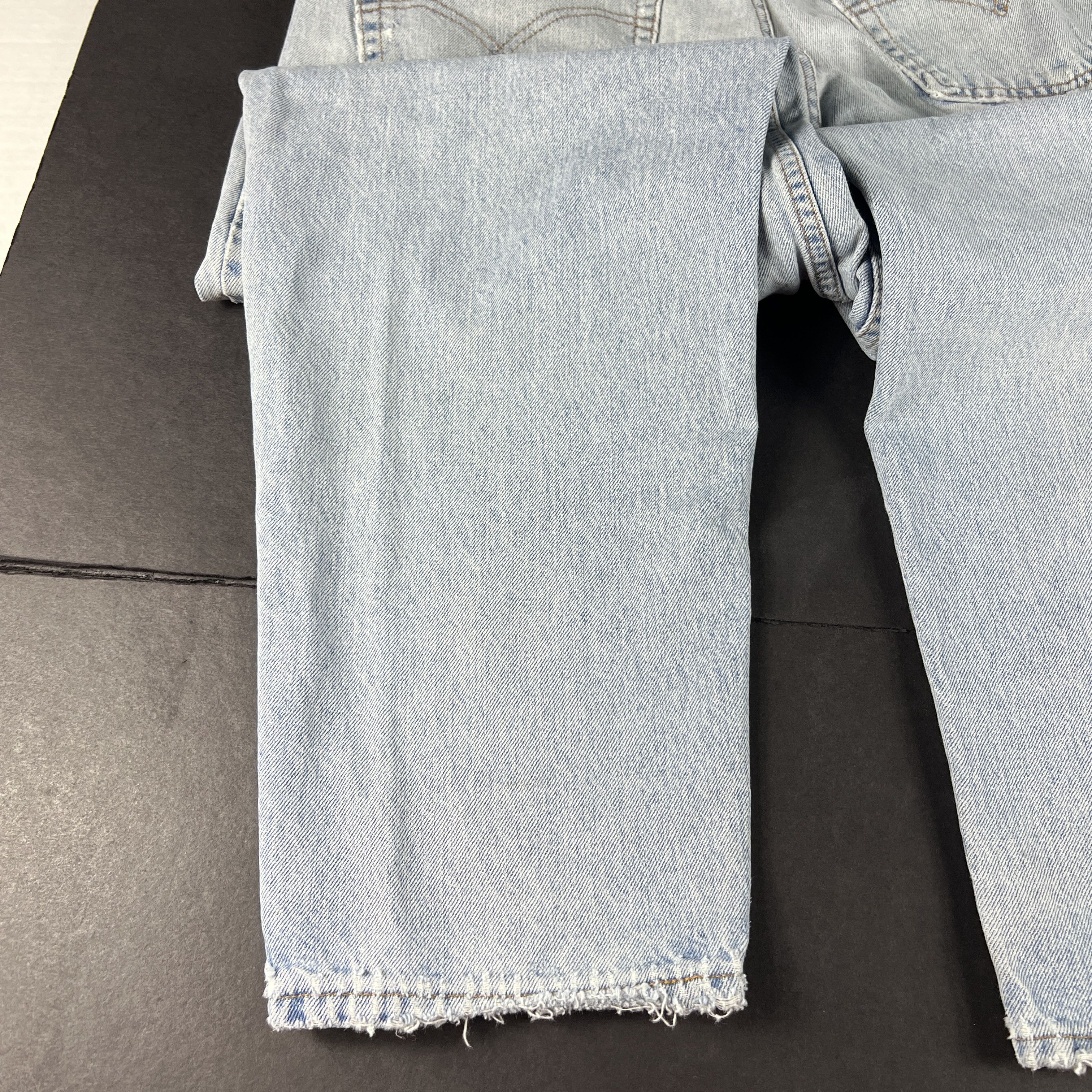 Levi's × Vintage VTG 90s Levi's Jeans 560 Loose Tapered Blue Thrashed Denim Size US 36 / EU 52 - 20 Thumbnail