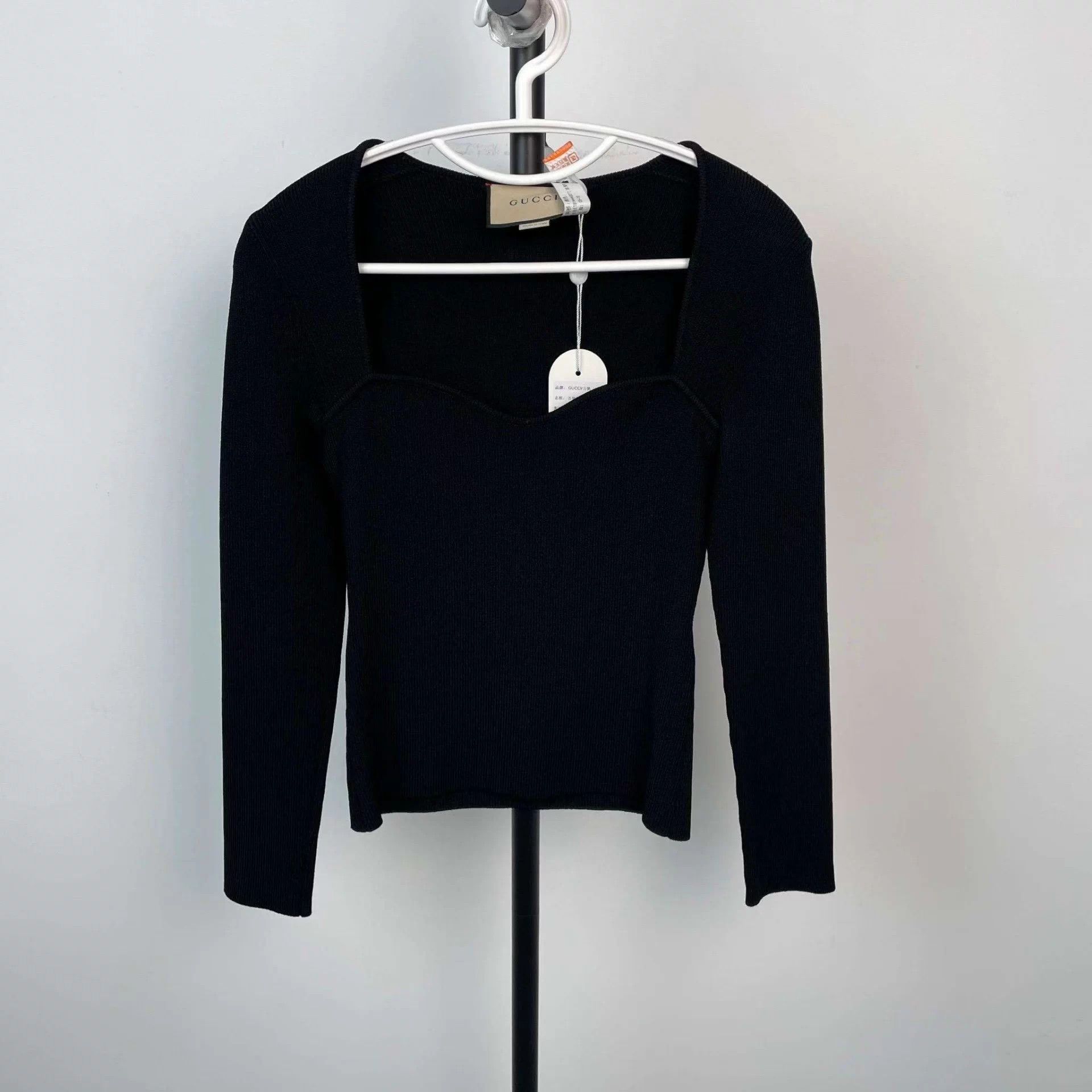 Gucci Gucci Black Top 260126VRSSS14 Size XS / US 0-2 / IT 36-38 - 1 Thumbnail