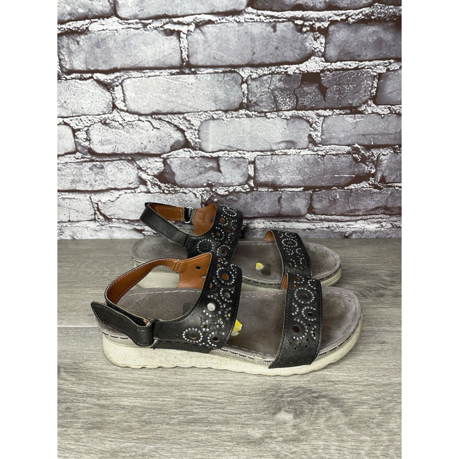 Call It Spring Flexus Spring Step Anatomic Black Leather Rhinestone Strap S Size US 10 / IT 40 - 11 Thumbnail