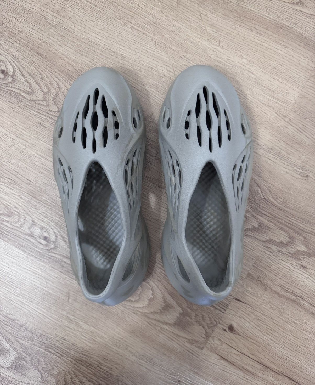 Adidas Adidas Yeezy Foam RNNR Stone Sage Size US 10 / EU 43 - 6 Thumbnail