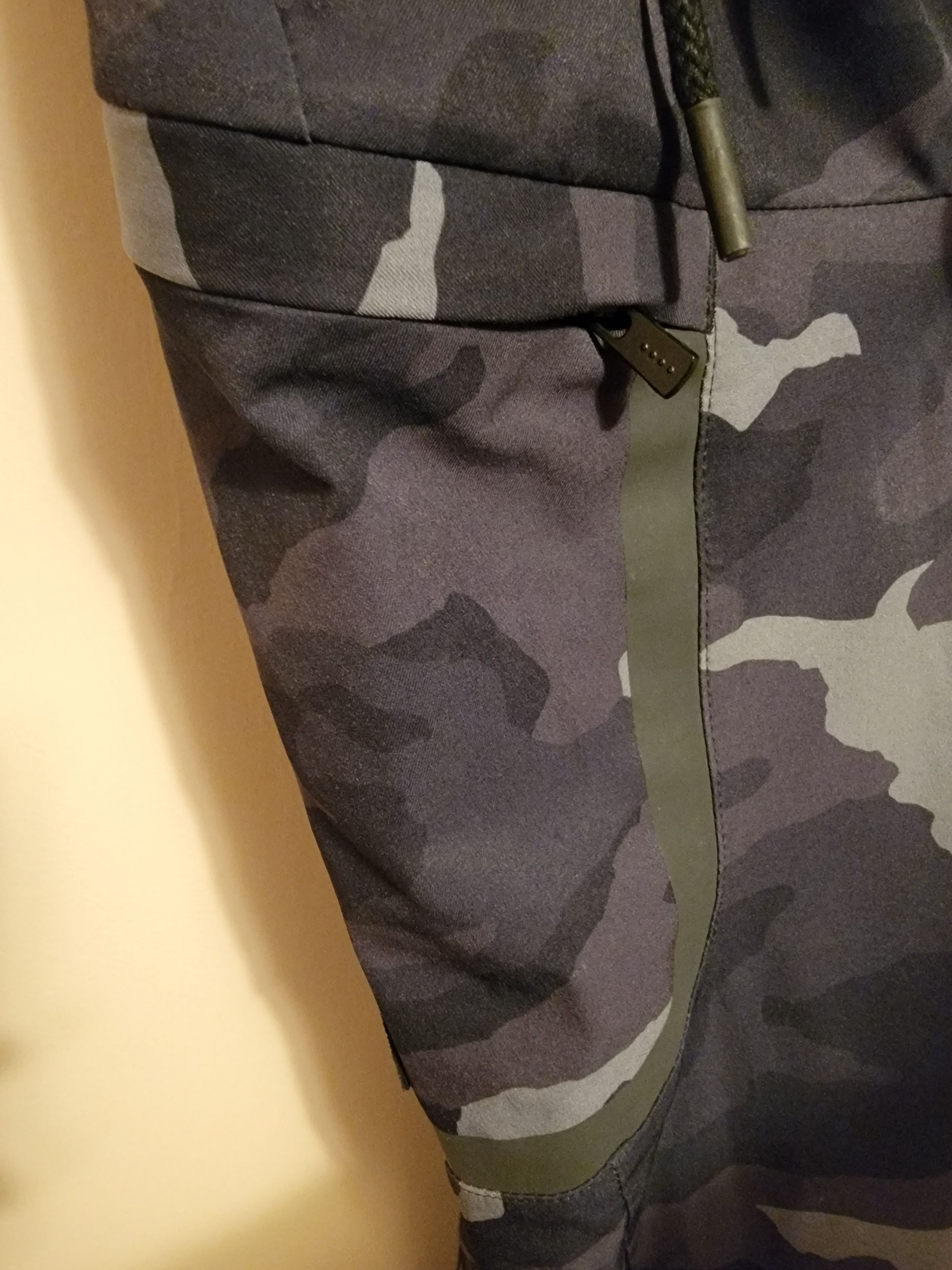 Under Armour UA Elite Men's Black and Grey Camo Cargo Pants Size US 32 / EU 48 - 2 Thumbnail