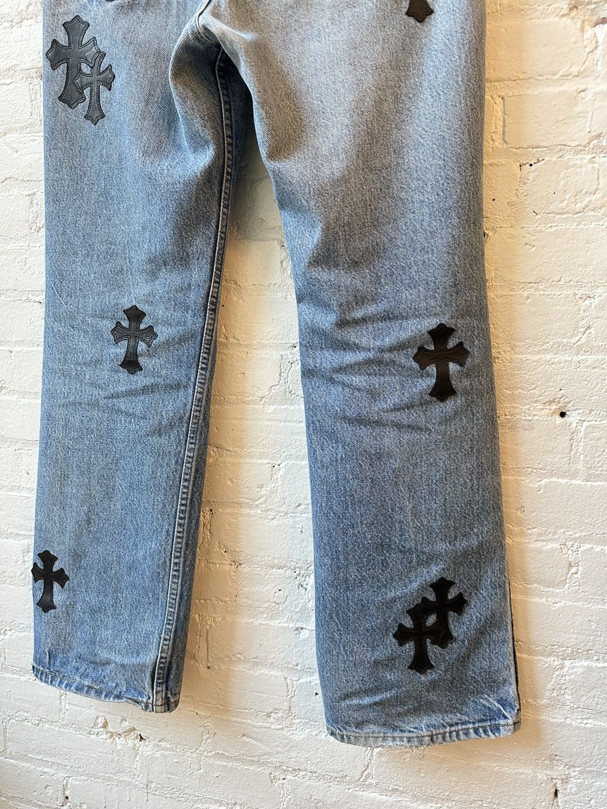 Chrome Hearts × Levi's CHROME HEARTS CROSS PATCH DENIM Size US 33 - 6 Thumbnail