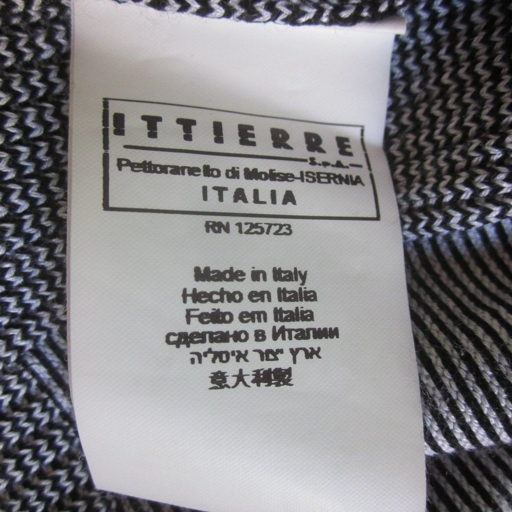 GF Ferre GF Gianfranco Ferre Italian Sweater Top About Size XS Size XS / US 0-2 / IT 36-38 - 3 Thumbnail
