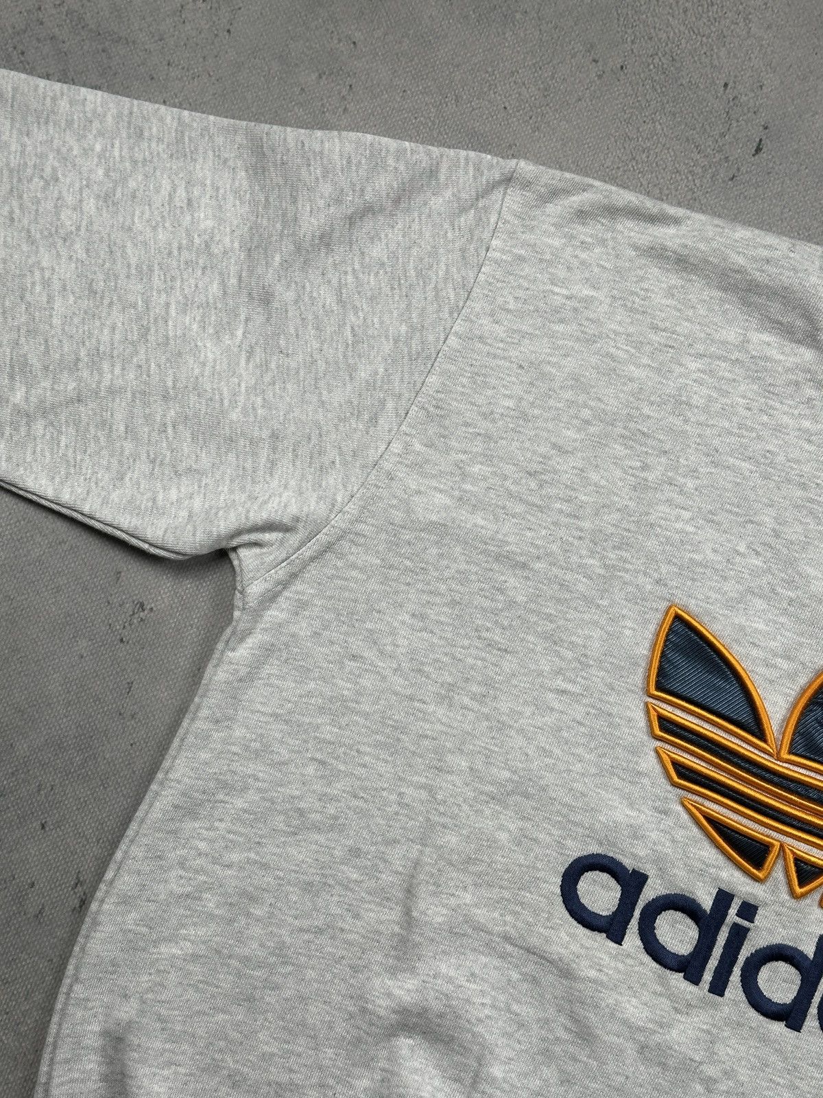 Adidas Vintage Adidas 80s Originals Big Trefoil Sweatshirt Grey 90s Size US S / EU 44-46 / 1 - 13 Thumbnail