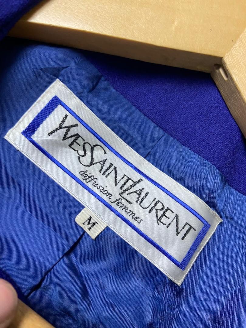 Yves Saint Laurent Yves Saint Laurent Femmes Silk Blazer (191) Size XS / US 0-2 / IT 36-38 - 3 Thumbnail