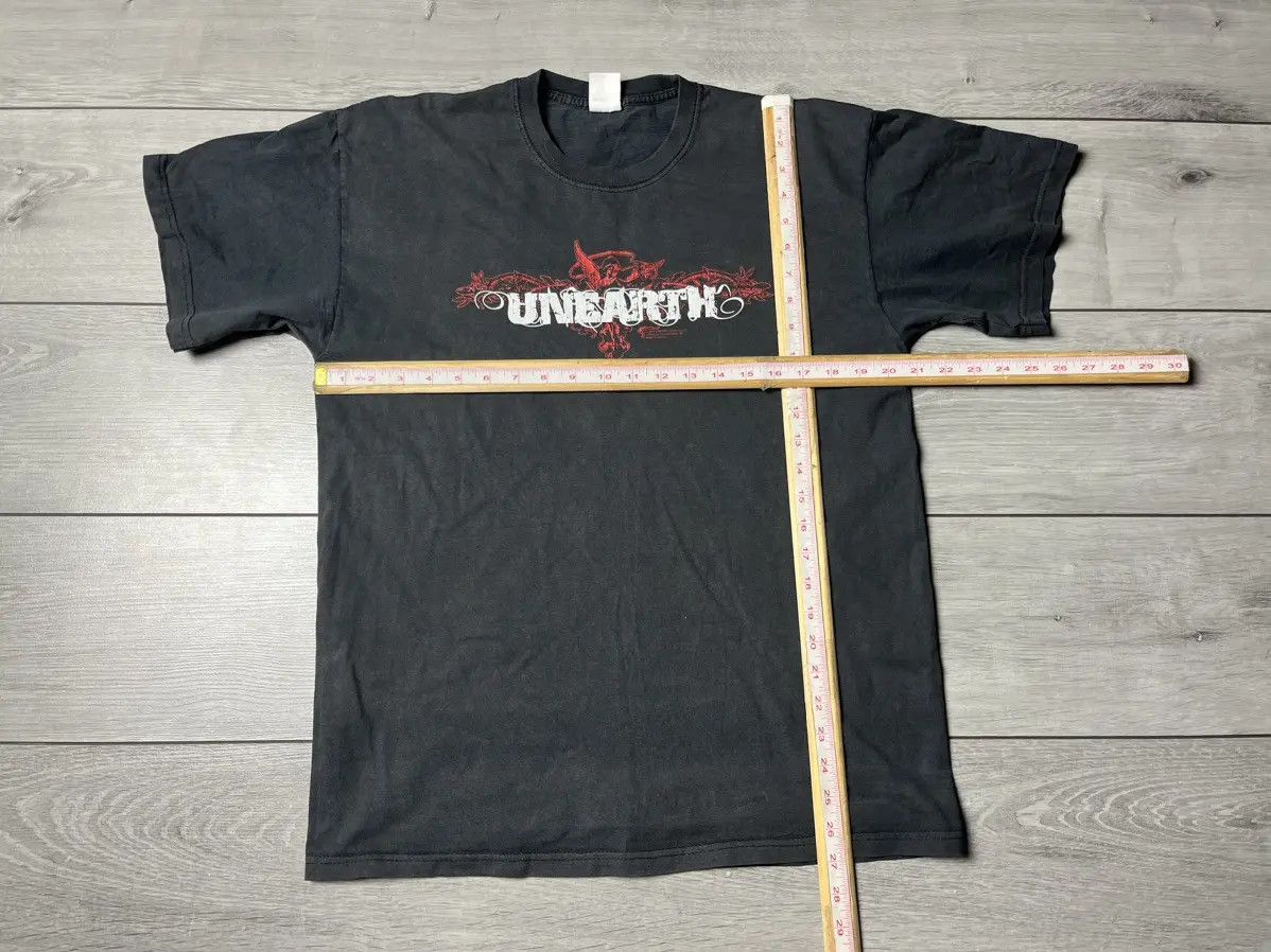 Band Tees Vintage Unearth y2k graphic tee faded 2005 Size US L / EU 52-54 / 3 - 6 Thumbnail