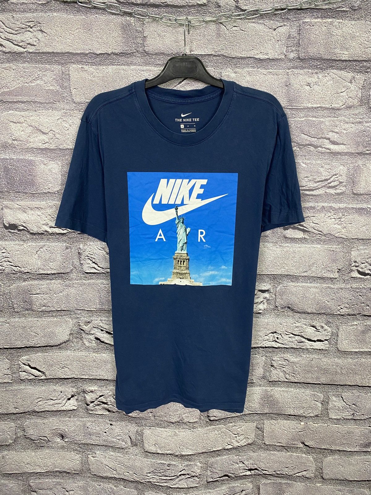 Nike air statue of liberty t shirt best sale