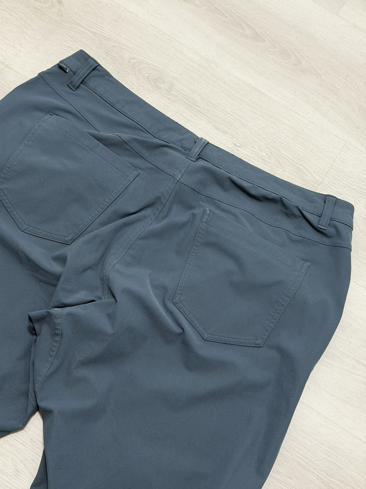 Lululemon Lululemon ABC Pant Classic 5-Pocket Size 40 Size US 40 / EU 56 - 4 Thumbnail