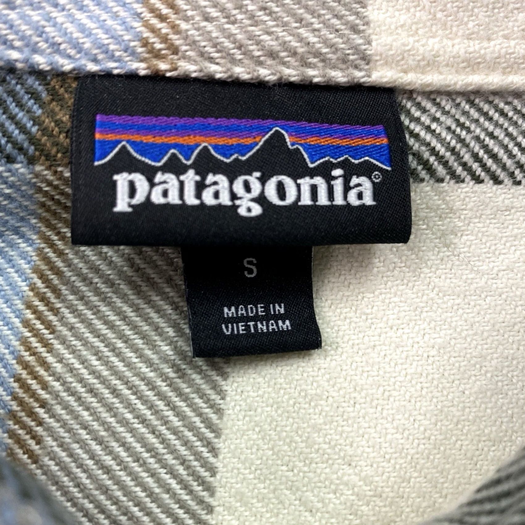 Patagonia Patagonia Shirt Mens Small Blue White Plaid Organic Cotton Flannel Button Up Size US S / EU 44-46 / 1 - 4 Thumbnail