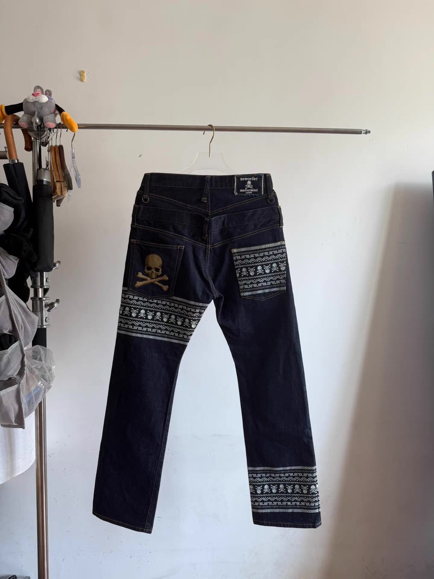 Mastermind Japan Mastermind Japan Gold Thread Jeans Q17 Size US 32 / EU 48 - 2 Thumbnail