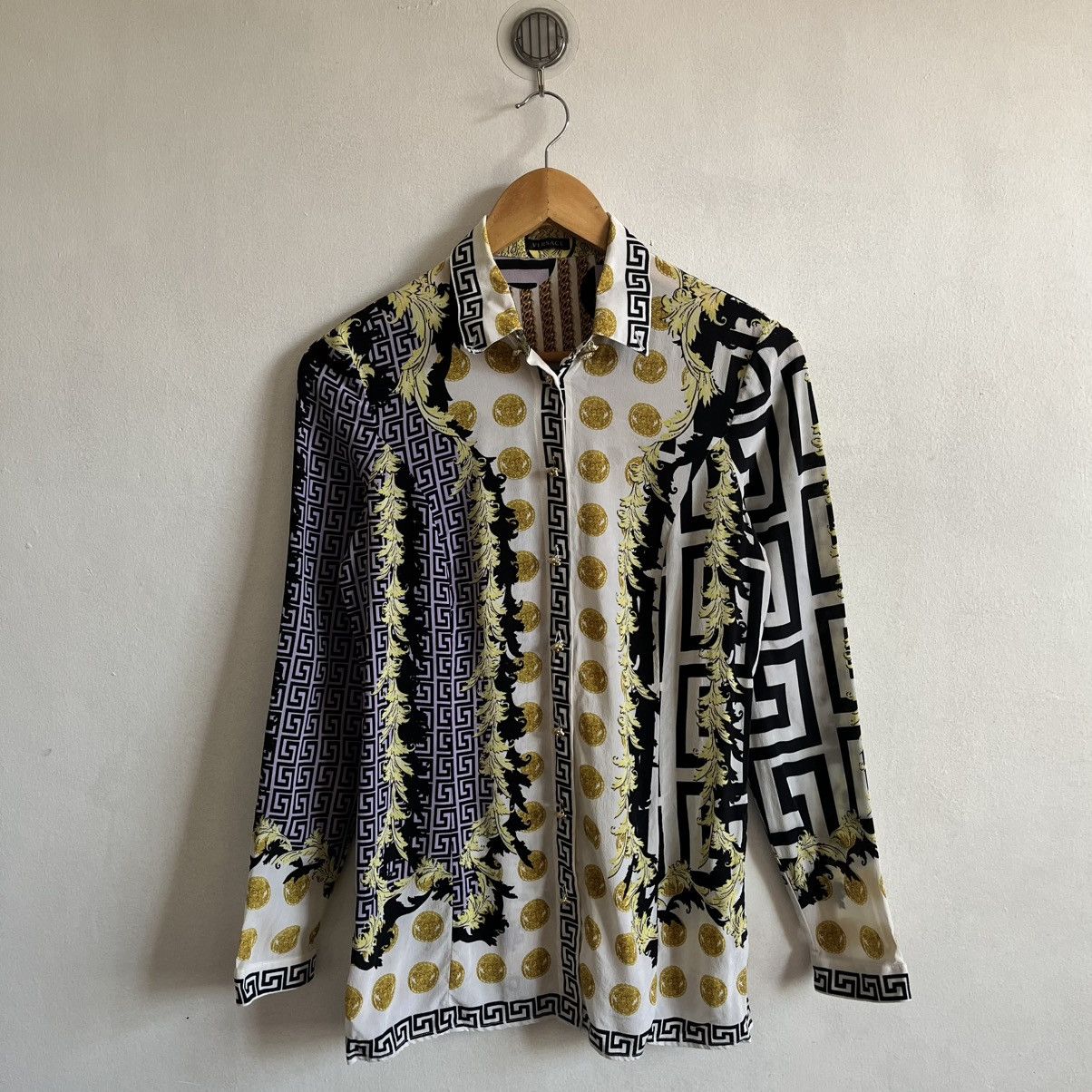 Versace VERSACE PRINTED SILK SHIRT Size XS / US 0-2 / IT 36-38 - 3 Thumbnail
