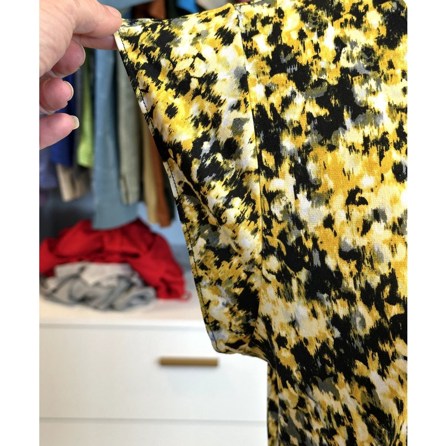 Other Tahari Women's Abstract Yellow Black Floral Cap Sleeve M Size M / US 6-8 / IT 42-44 - 4 Thumbnail