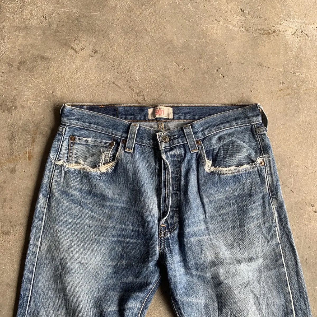 Levi's Vintage Clothing Levis 501 Distressed 31x31 BlueWash Levi’s Jeans Ripped Pant Size US 31 - 2 Thumbnail