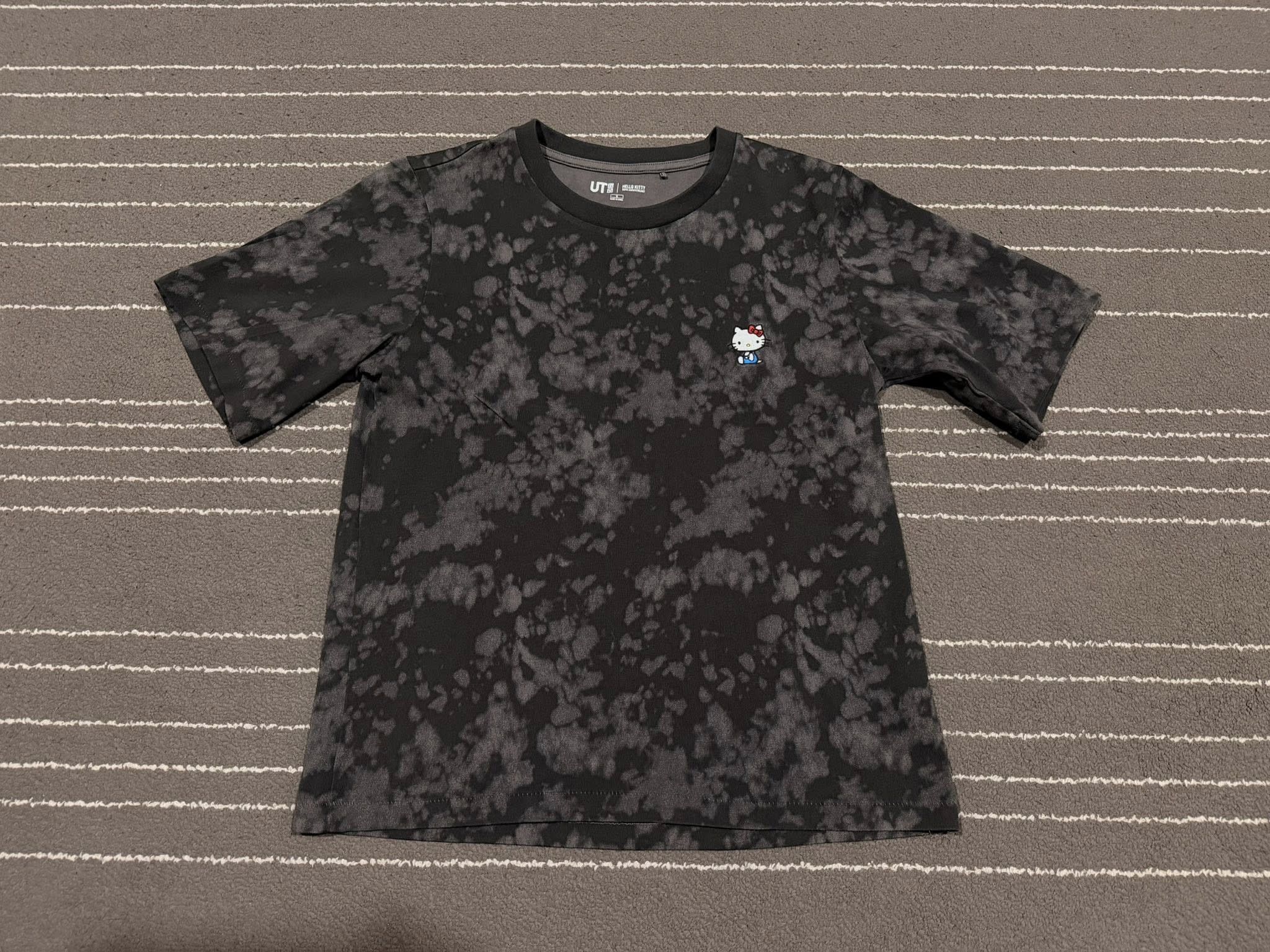 Uniqlo HELLO KITTY 50th anniversary tee XS 2714 Size XS / US 0-2 / IT 36-38 - 1 Thumbnail