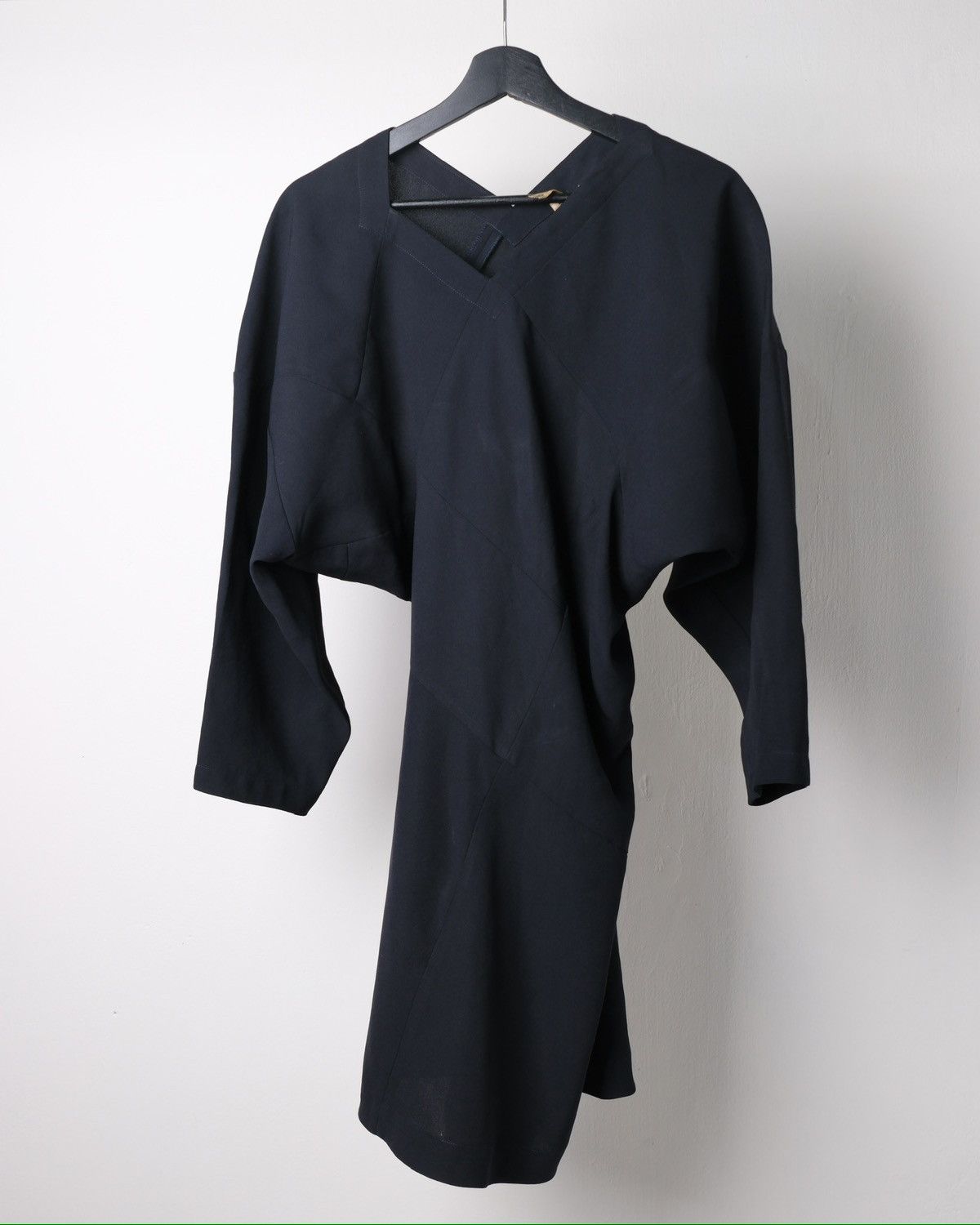 Comme des Garcons Mainline Comme Des Garcons Asymmetrical Top Size M / US 6-8 / IT 42-44 - 1 Thumbnail