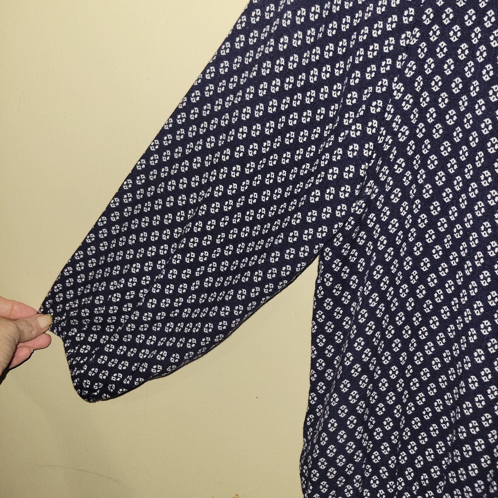 Tommy Hilfiger TOMMY HILFIGER Women's XL Top Blouse Navy & White Flower Size XL / US 12-14 / IT 48-50 - 6 Thumbnail