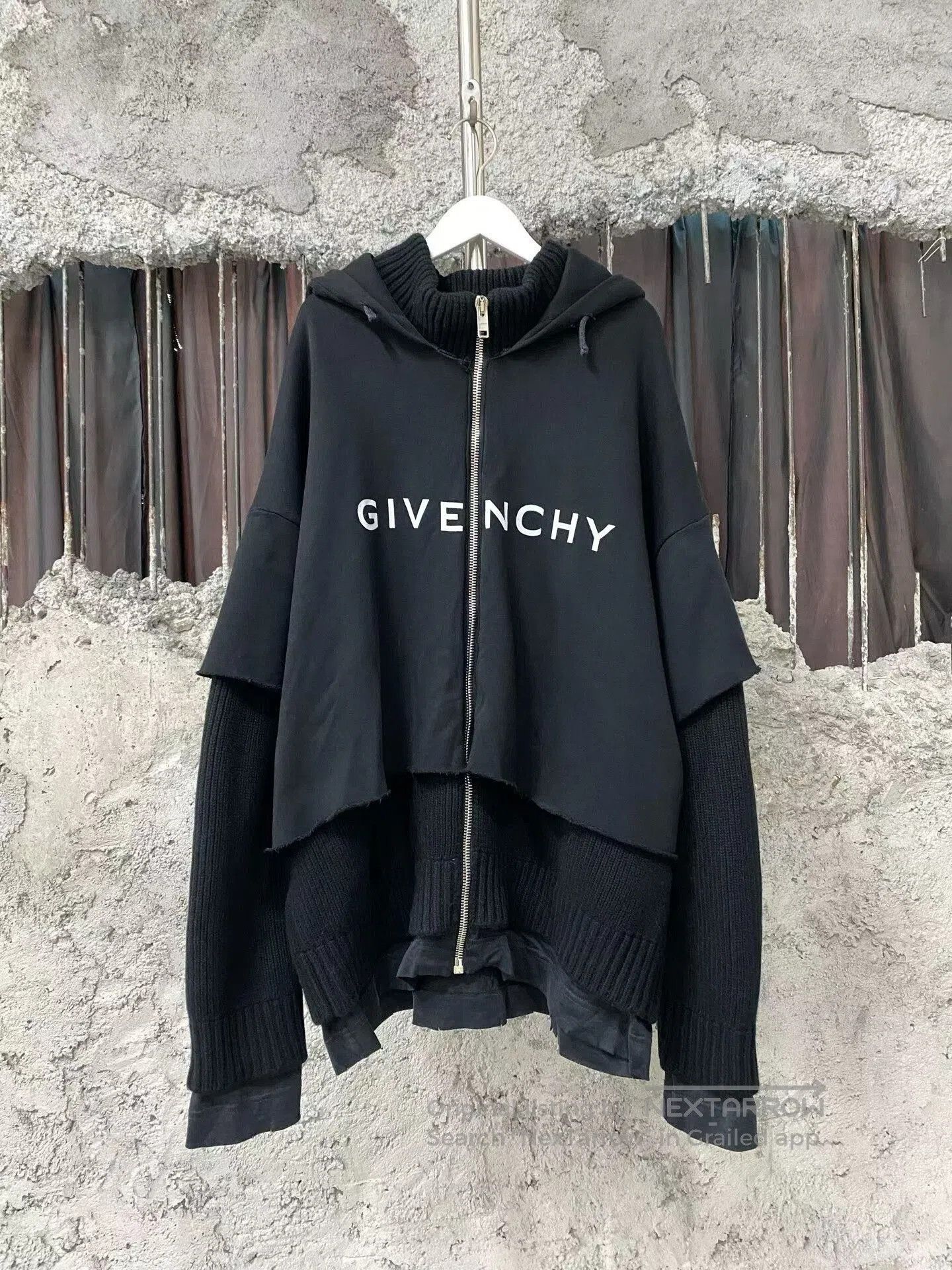 Givenchy givenchy black zip hoodie with layers. Size US L / EU 52-54 / 3 - 1 Thumbnail