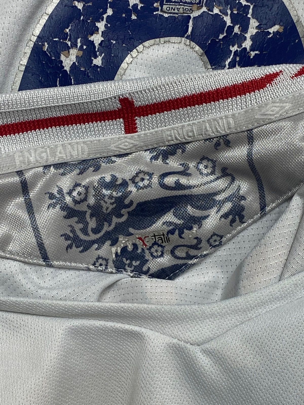 Umbro 06 Vintage UMBRO ENGLAND OWEN Football Distressed Jersey N10 Size US L / EU 52-54 / 3 - 5 Thumbnail
