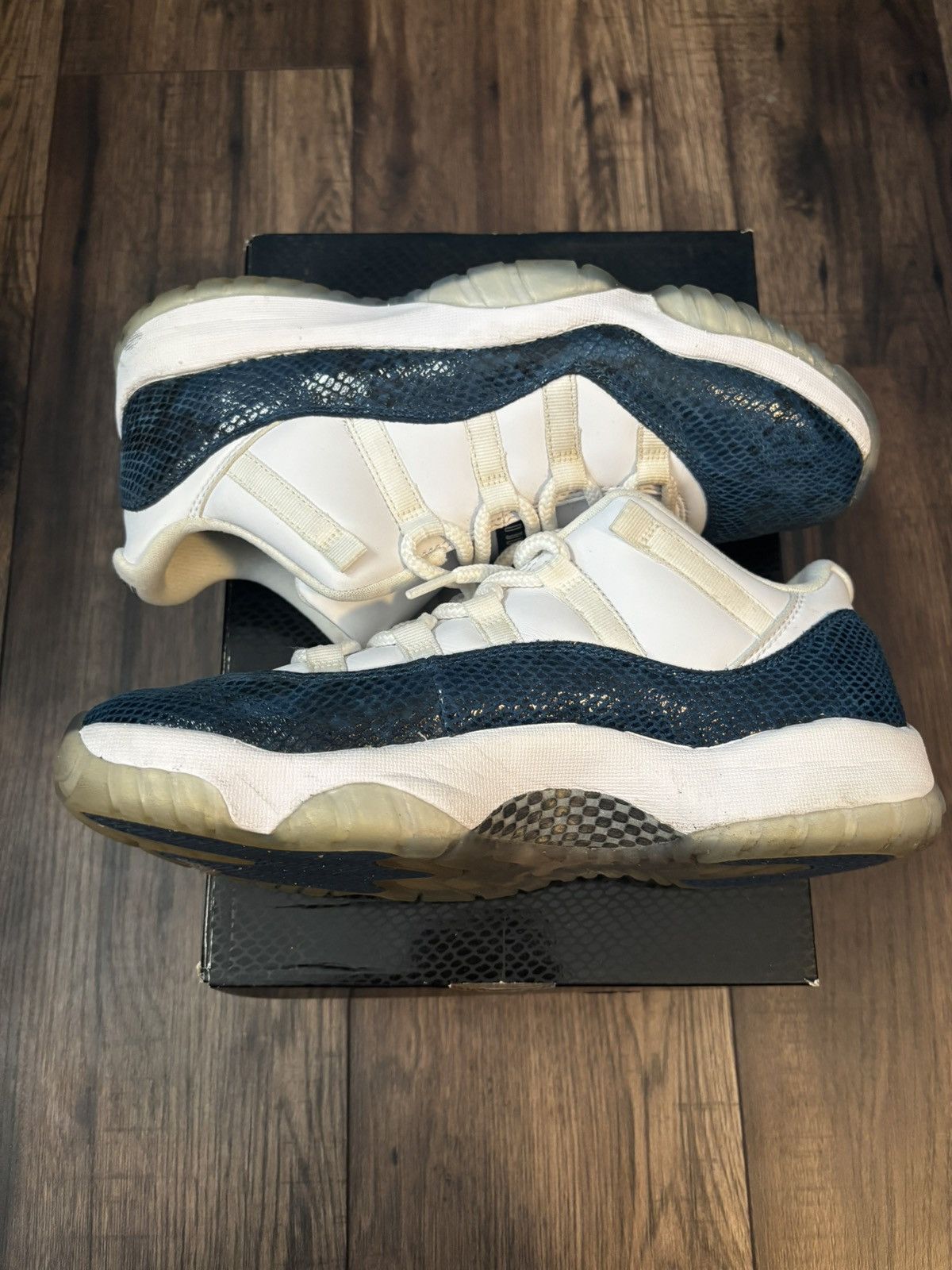 Jordan Brand Size 10 - Jordan 11 Low Navy Snakeskin 2019 Size US 10 / EU 43 - 4 Thumbnail
