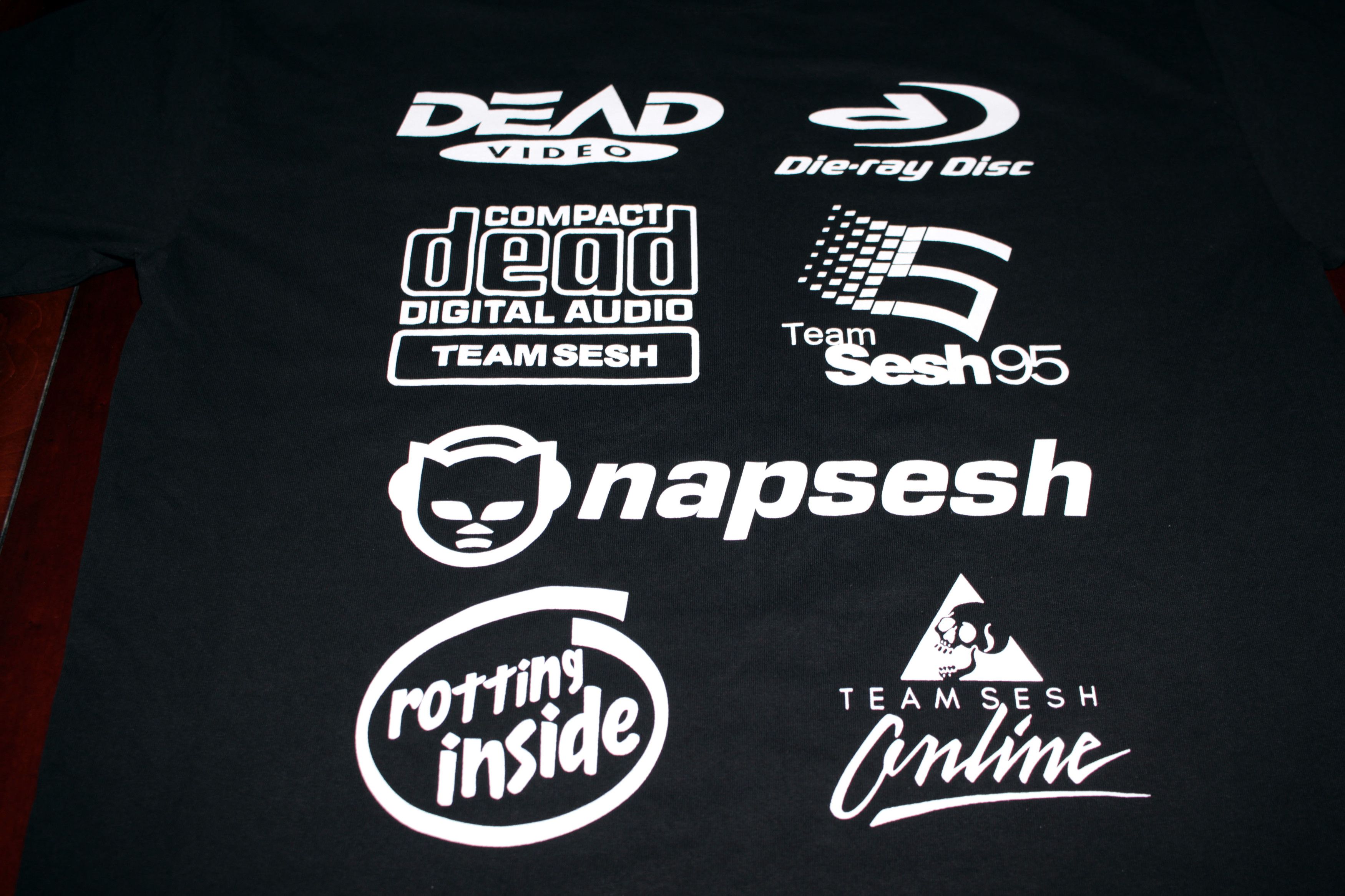 Bones × TeamSESH TeamSESH "DeadInternet" T-Shirt Size US L / EU 52-54 / 3 - 6 Thumbnail