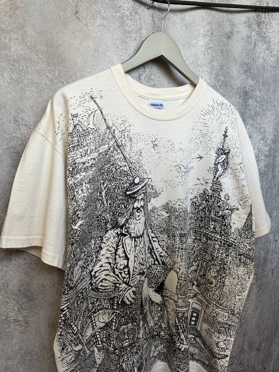 Arts & Science Gildan Graphic T-Shirt Fringe Festival Illustration Art Tee Size US XL / EU 56 / 4 - 4 Thumbnail
