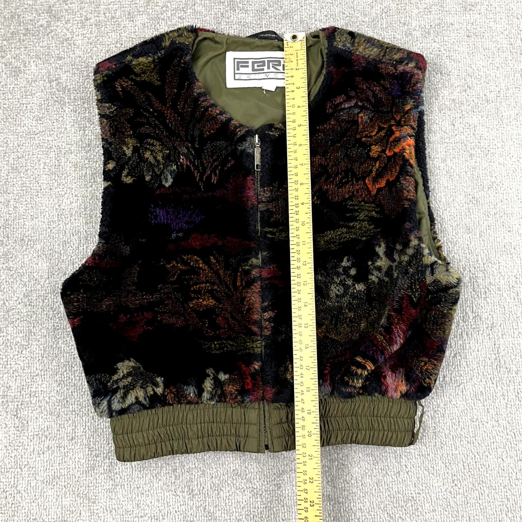 Vintage FERA Skiwear Vest Womens Size 8 S/M Cropped Faux Fur Fuzzy Black Floral Full Zip Vintage Womens Size M / US 6-8 / IT 42-44 - 4 Thumbnail