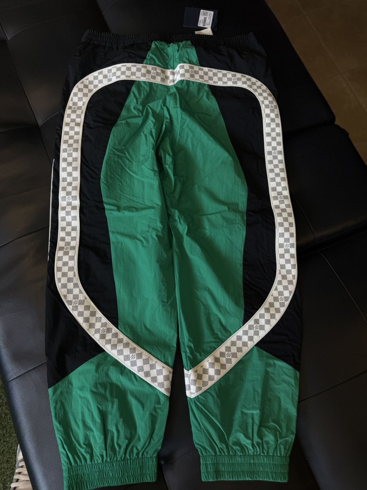 Louis Vuitton Louis Vuitton Green Golf Sweatpants RARE Size 2XL Size US 38 / EU 54 - 8 Thumbnail