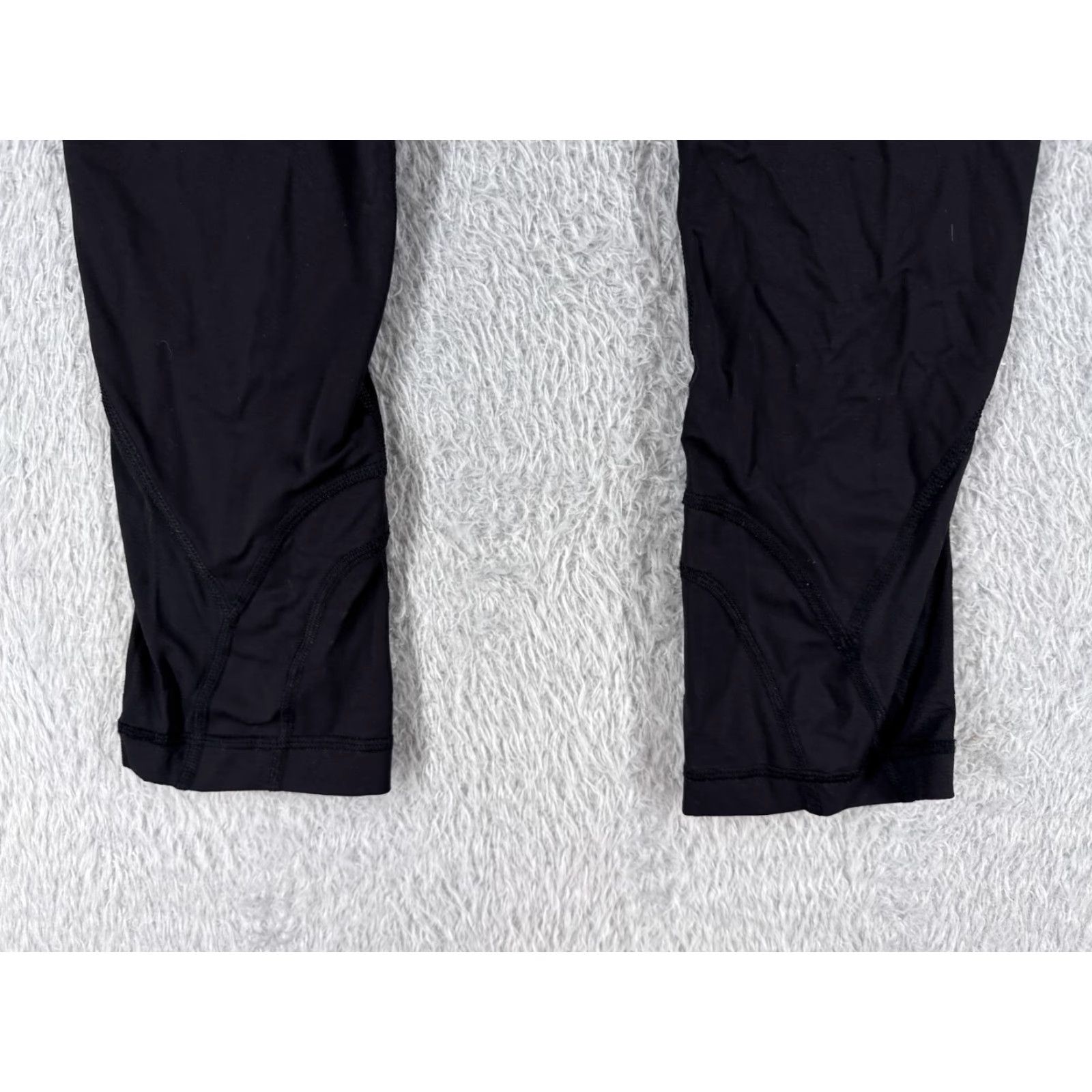 Lululemon Lululemon Pants Womens 4 Black Crop 20" Run Running Rear Zipper Pocket Size 27" / US 4 / IT 40 - 2 Thumbnail