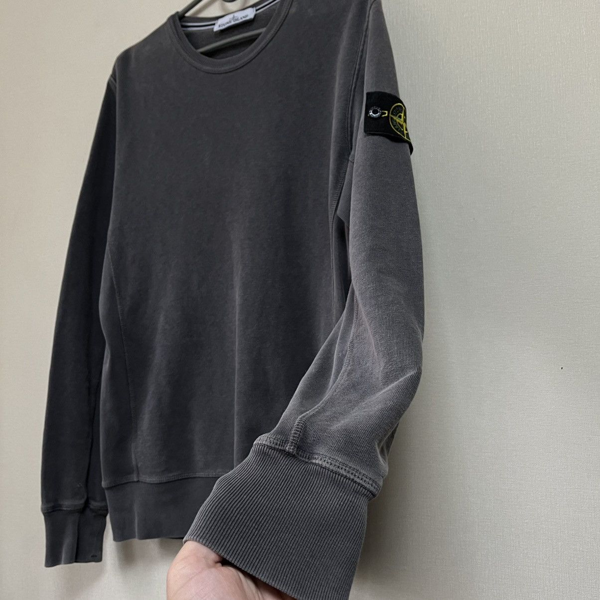 Stone Island Stone Island Sweatshirt Crewneck Grey Badge Logo Size US S / EU 44-46 / 1 - 3 Thumbnail