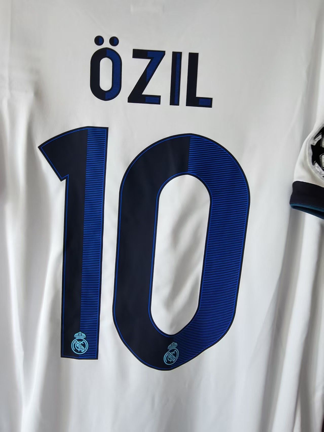 Other 2012 13 Real Madrid #10 Mesut Özil Jersey Size US XL / EU 56 / 4 - 5 Thumbnail