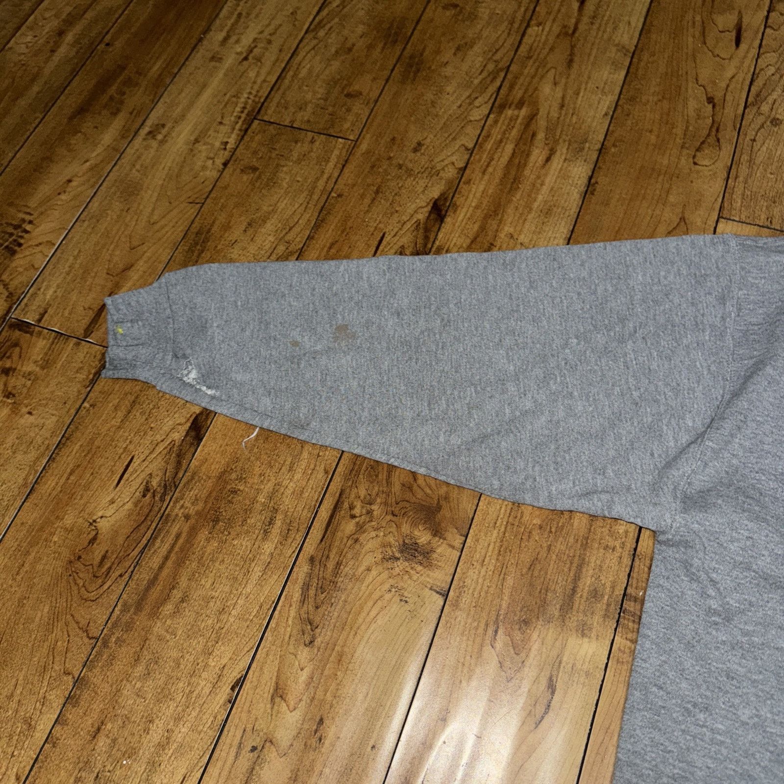 Russell Athletic × Vintage Russell Athletic Crewneck Sweater Gray 2XL 27x28 Distressed Size US XXL / EU 58 / 5 - 5 Thumbnail