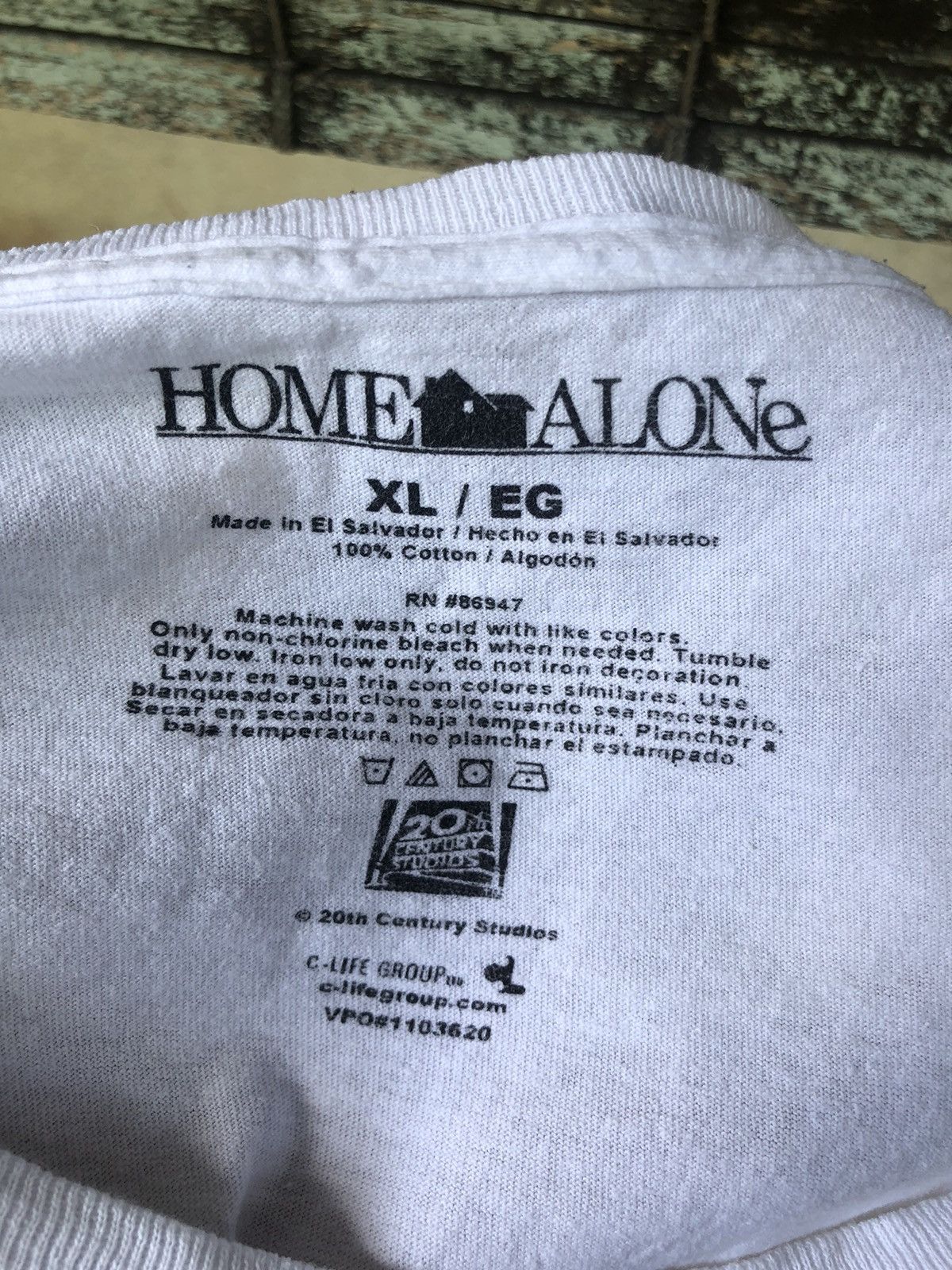 Vintage Home Alone Movie Promo Tshirt Size US XL / EU 56 / 4 - 13 Thumbnail