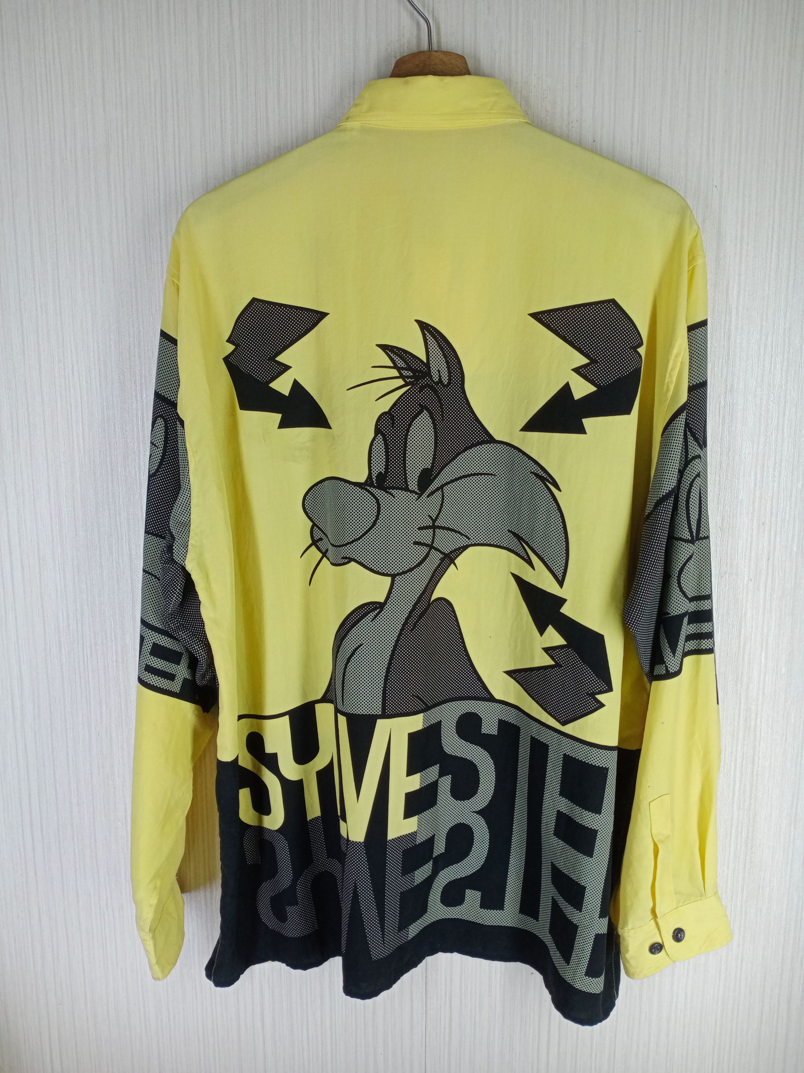 Cartoon Network × Vintage × Warner Bros Rare Vintage 1997 Warner Bros Sylvester Fullprint Shirt Size US XL / EU 56 / 4 - 4 Thumbnail
