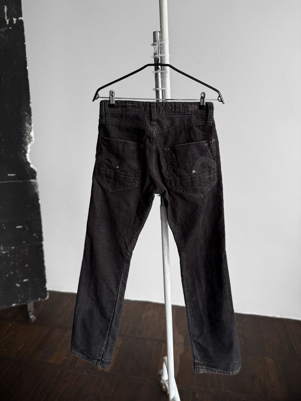 G-Star G-Star Raw Vintage Faded Black Straight Fit Corduroy Jeans Size US 30 / EU 46 - 2 Thumbnail