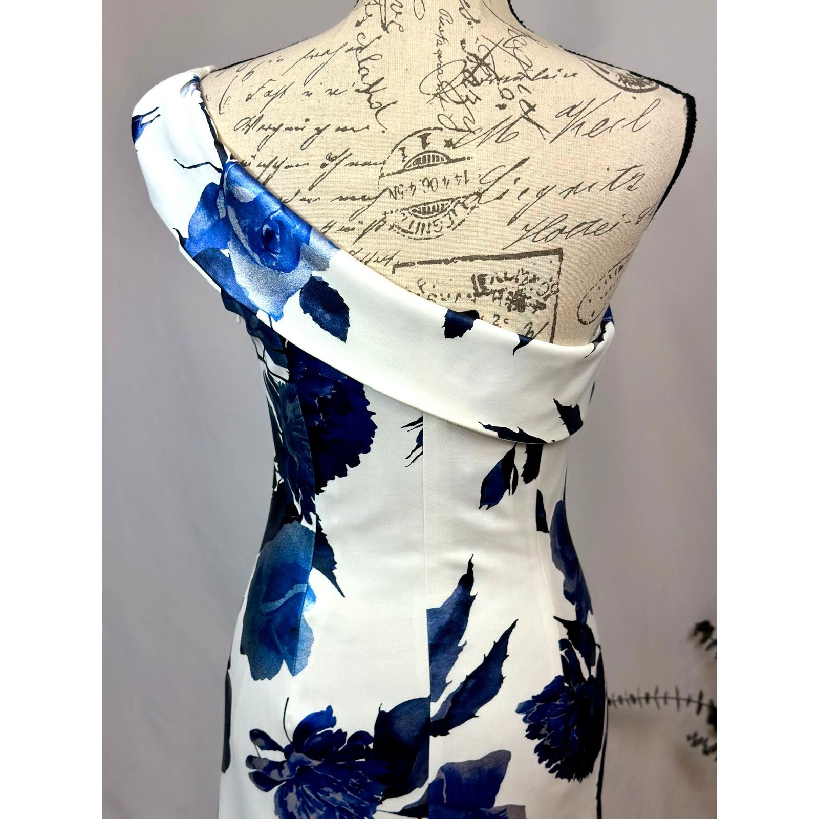 Other Black Halo Eve Dolan Floral One Shoulder Gown Blue Roses 4 Size S / US 4 / IT 40 - 17 Thumbnail