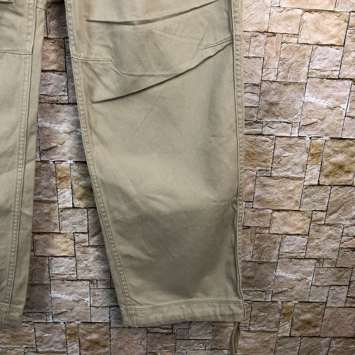 Japanese Brand Uniqlo Cream Cargo Multipocket Pants #A636 Size US 33 - 13 Thumbnail
