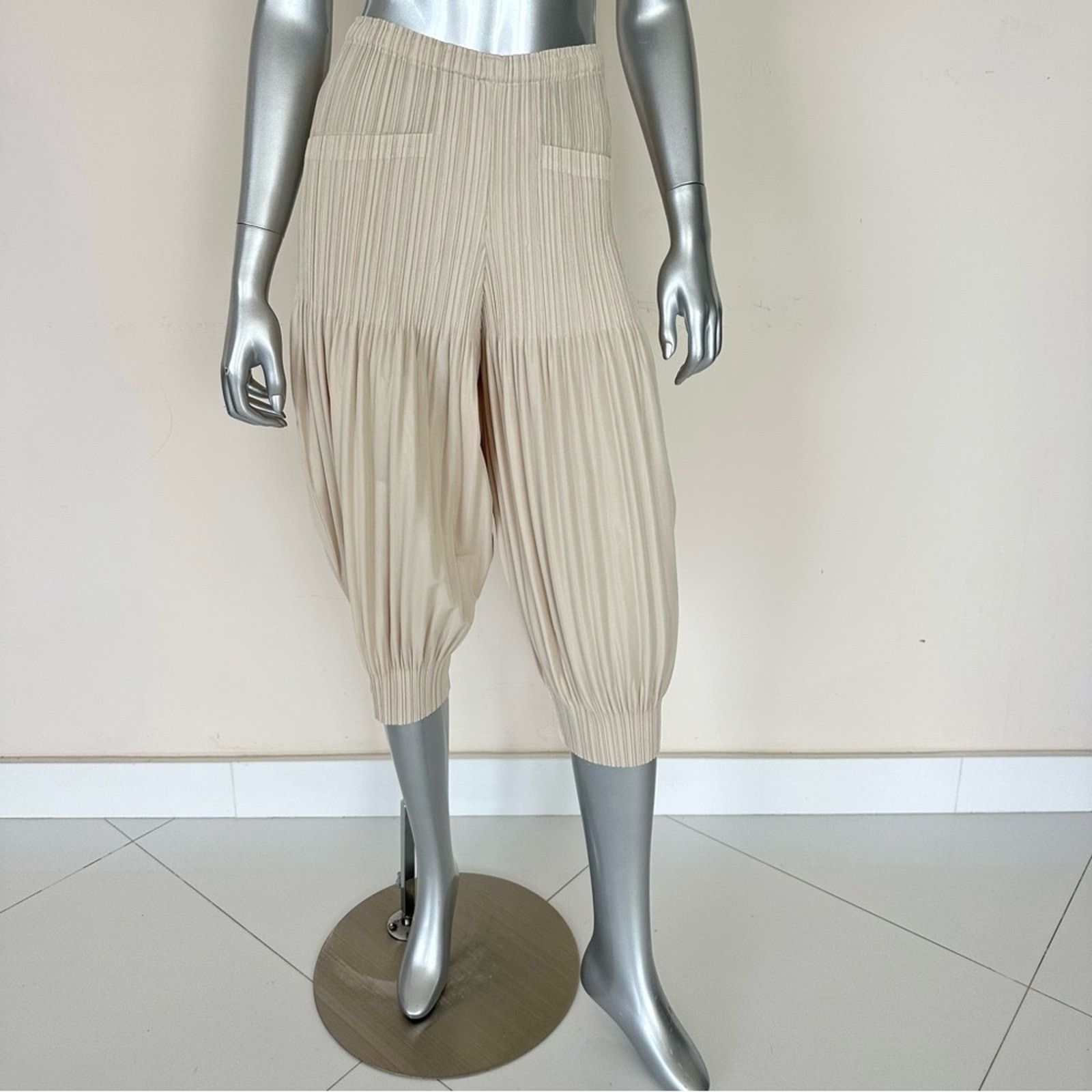 Issey Miyake Issey Miyake Pleats Please women pants size S Retail 620$ Size 27" / US 4 / IT 40 - 1 Thumbnail