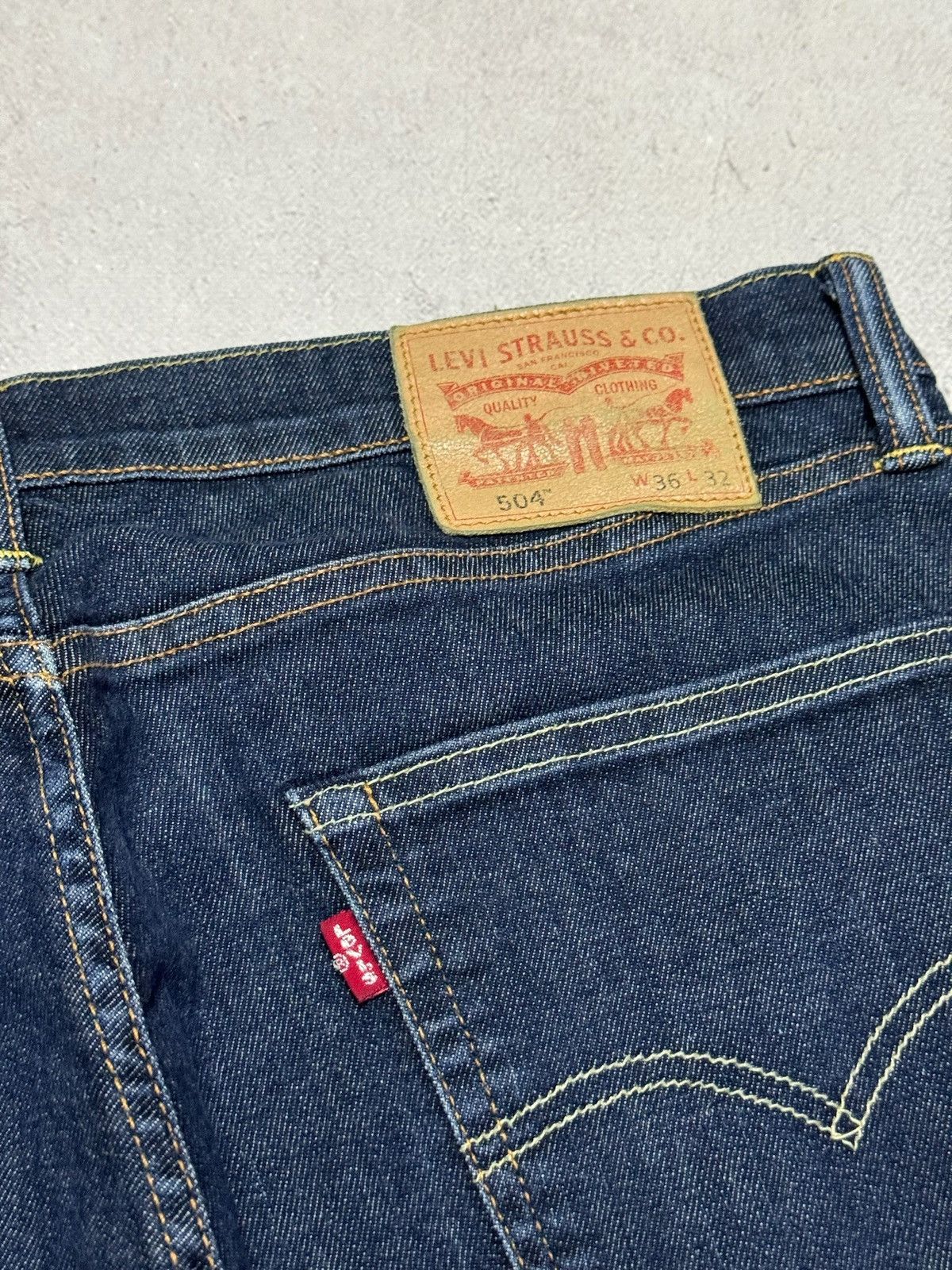Levi's × Levi's Vintage Clothing Vintage Levis 504 Jeans Denim Pants Straight Baggy 36x32 90s Size US 36 / EU 52 - 4 Thumbnail
