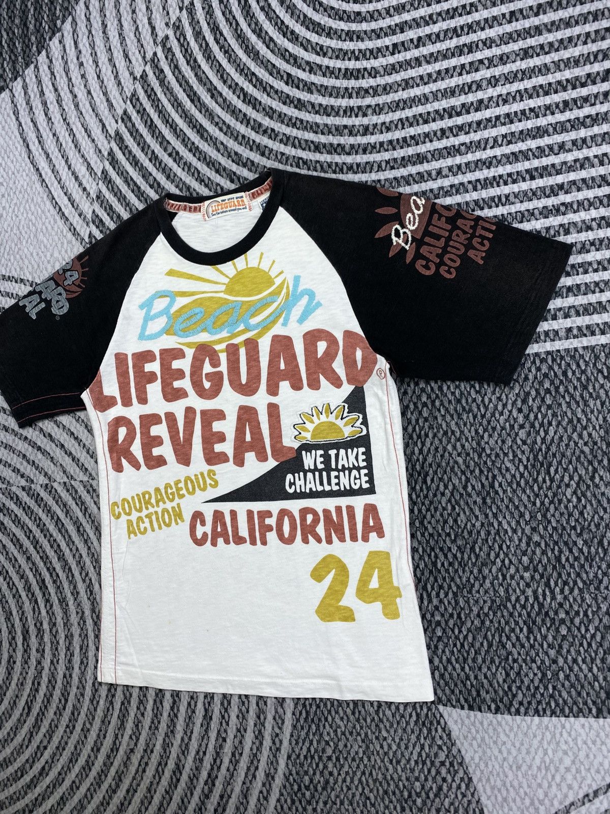 Japanese Brand Vintage Lifeguard Reveal Full Printed T-Shirt Size US S / EU 44-46 / 1 - 4 Thumbnail