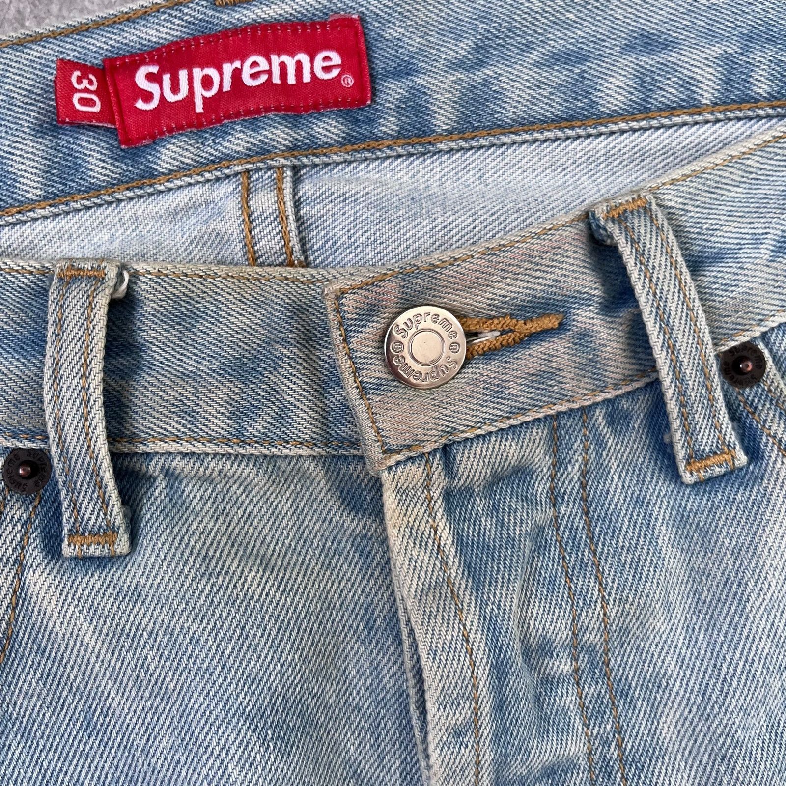Supreme Supreme Light Wash Selvedge Denim Jeans – Size 30 Size US 30 / EU 46 - 8 Thumbnail