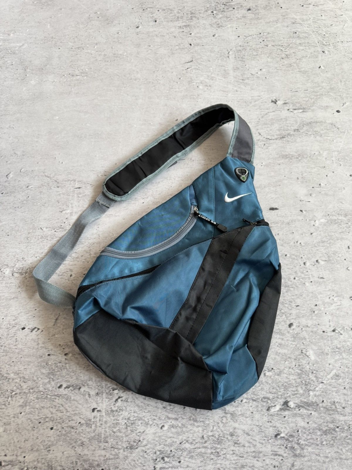 Nike Vintage Center Swoosh Gorpcore Sling Bag in Blue, Men's
