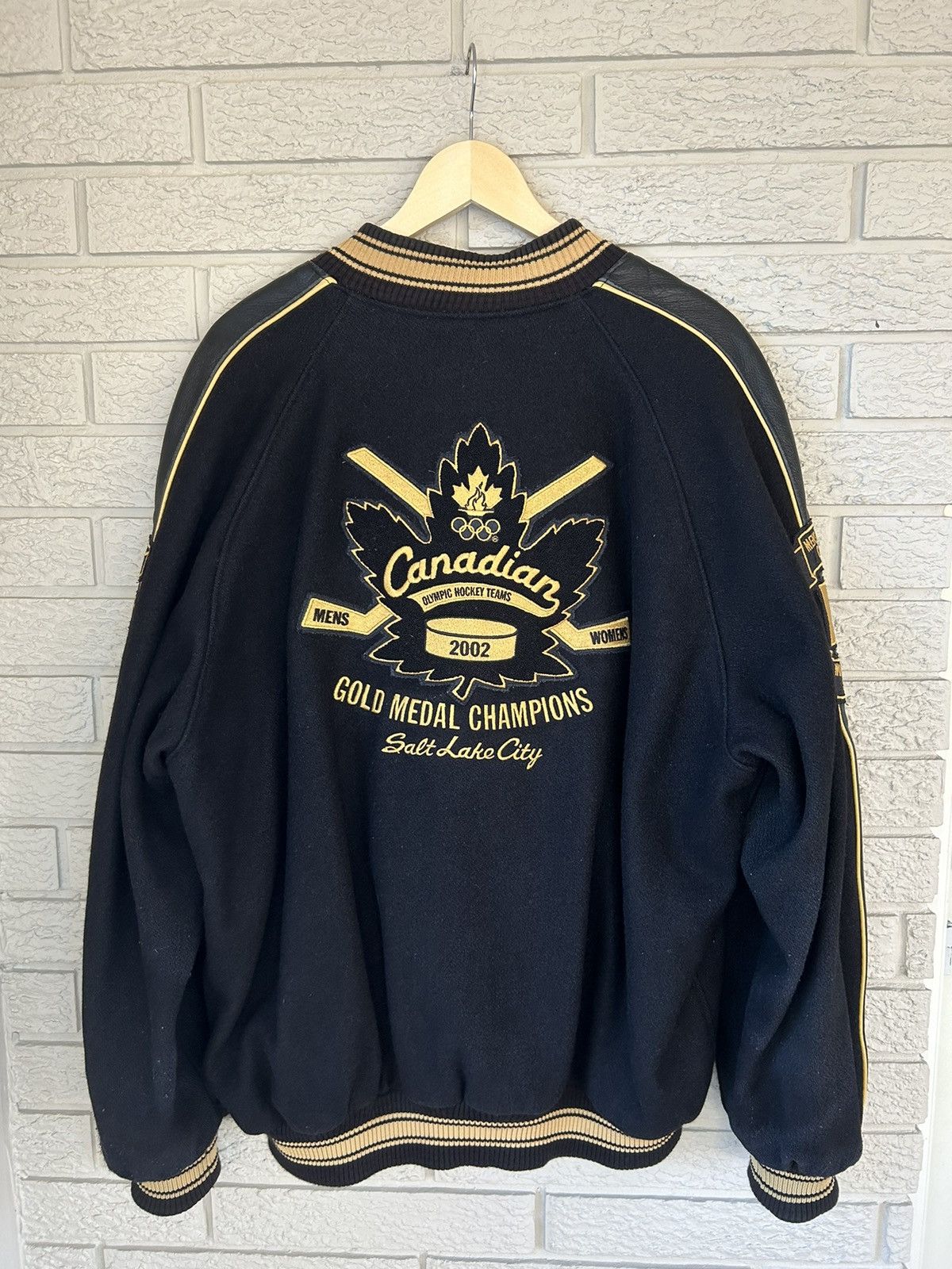 Roots Vintage Roots Team Canada Olympic Wool Leather Bomber Jacket Size US XL / EU 56 / 4 - 4 Thumbnail