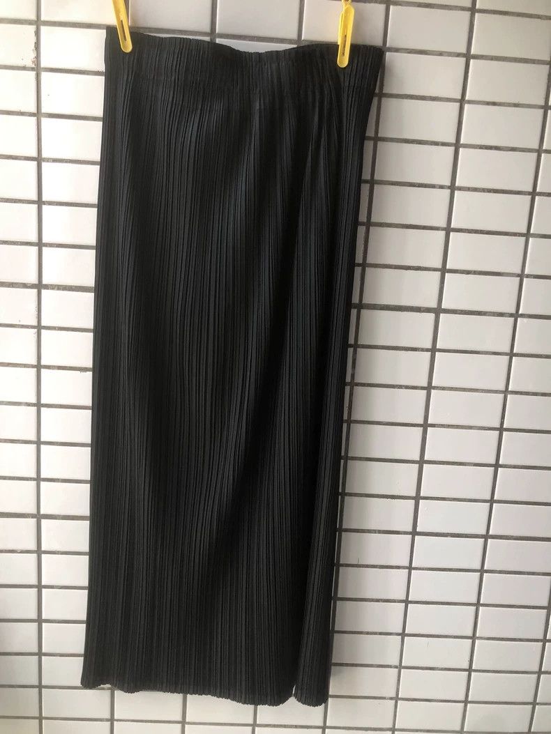 Issey Miyake Issey Miyake size:2 Black pleated skirt Size 42" / US 20 - 4 Thumbnail