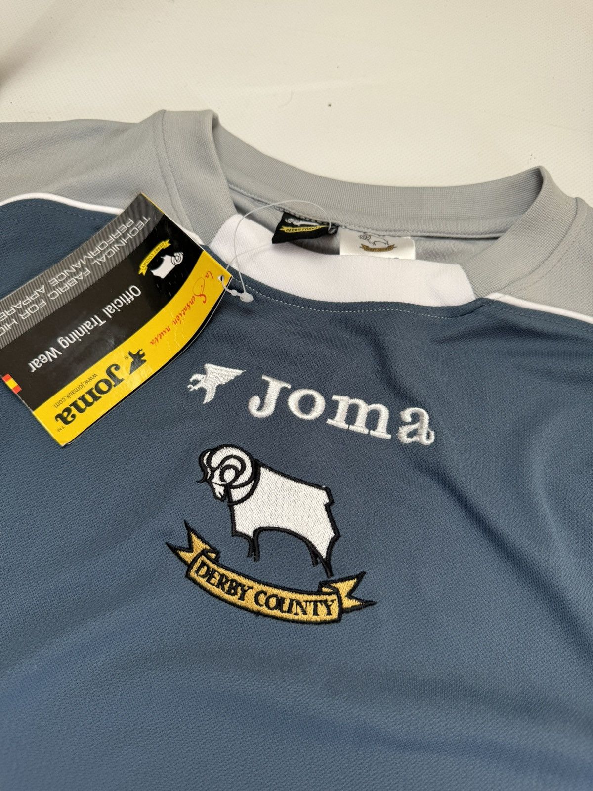 Umbro RARE VINTAGE Derby County Umbro soccerjerset new with tag Size US L / EU 52-54 / 3 - 5 Thumbnail