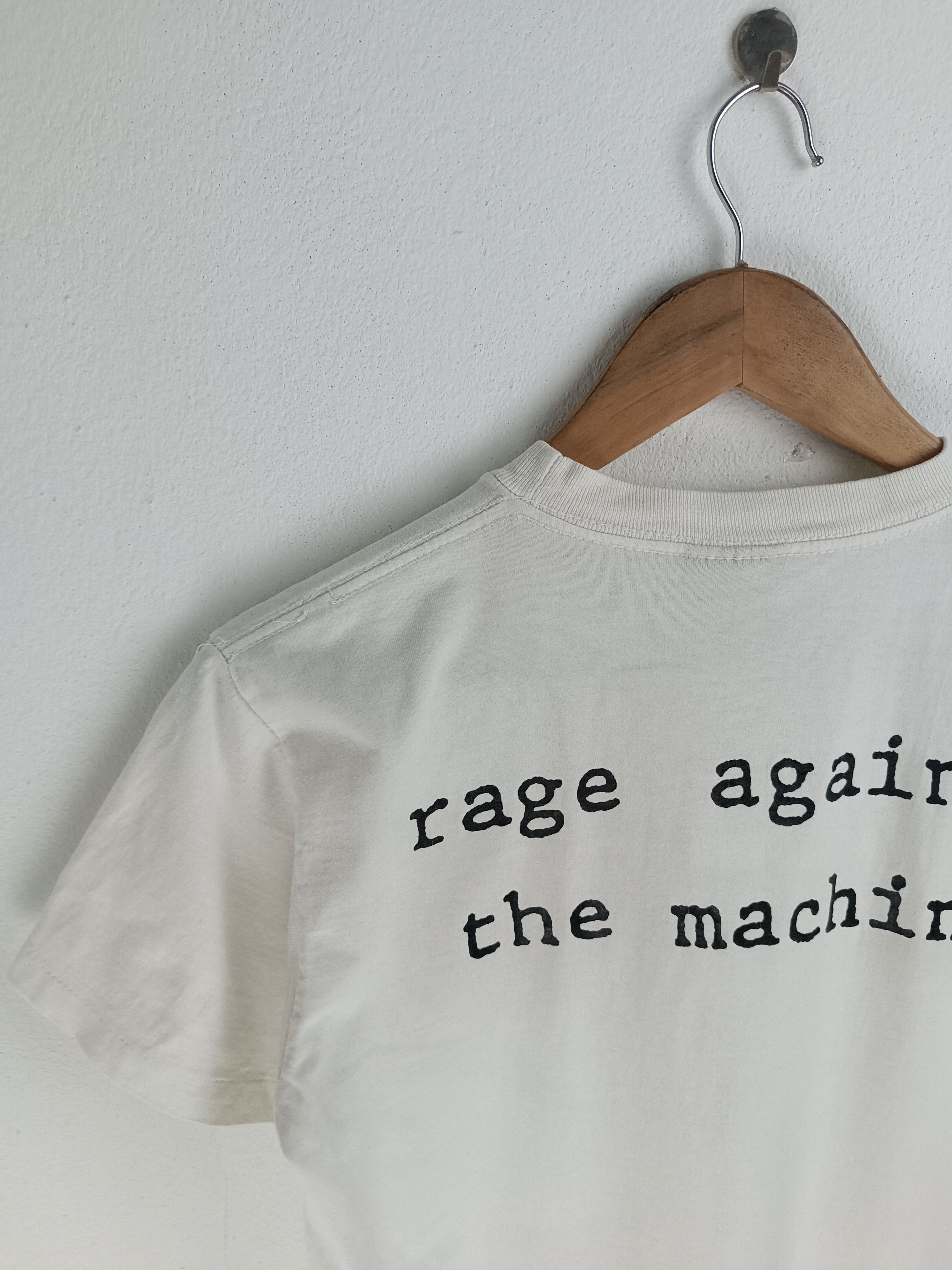 Band Tees VINTAGE '99 RAGE AGAINST THE MACHINE 'BATTLE LOS ANGELES' TS Size US S / EU 44-46 / 1 - 17 Thumbnail