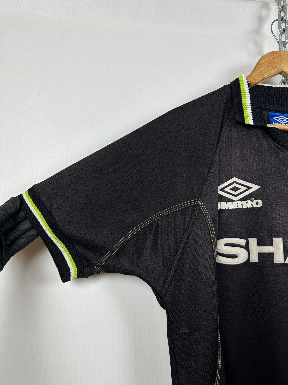 Umbro 1998/99 Umbro Manchester United Third Vintage Soccer Jersey Size US M / EU 48-50 / 2 - 8 Thumbnail