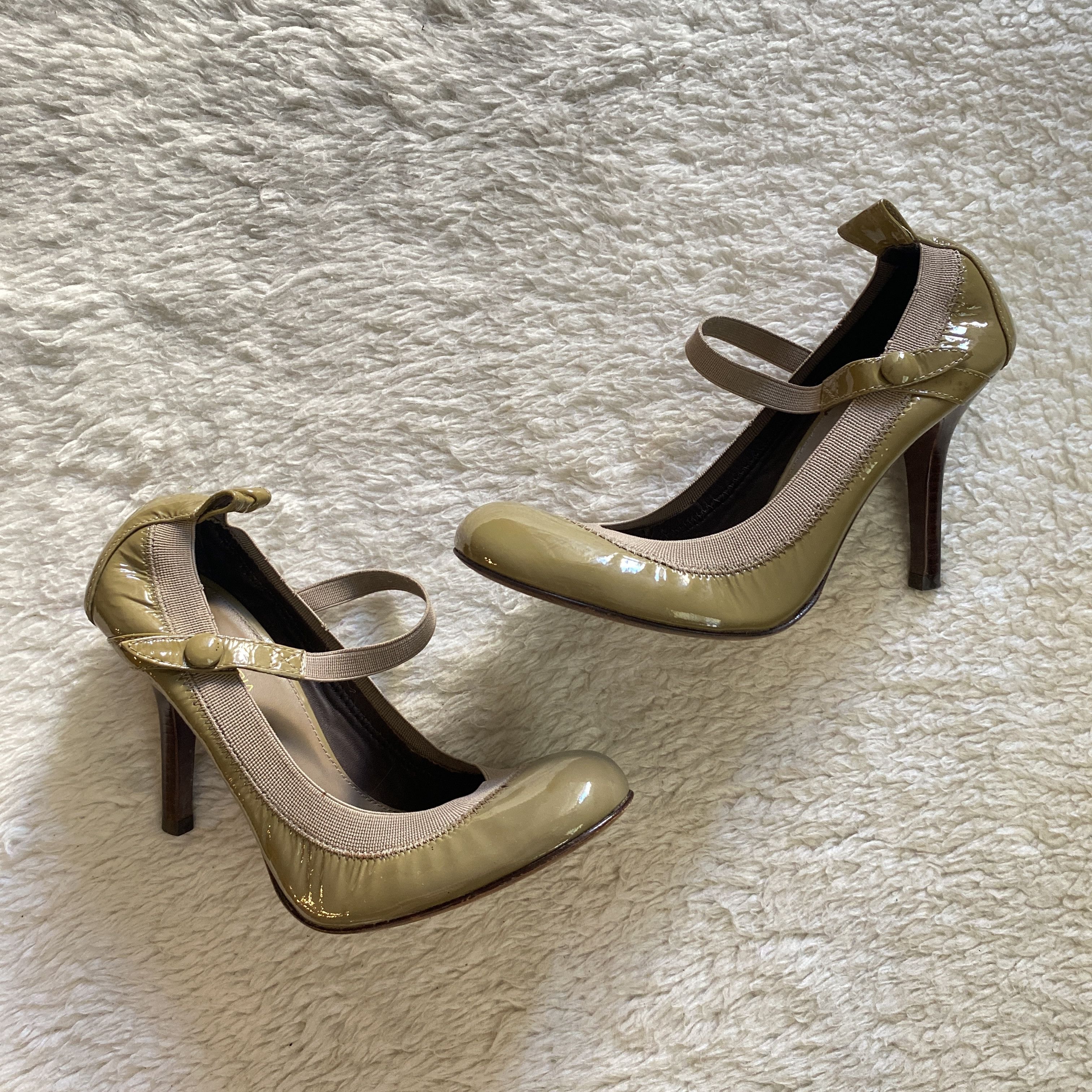 Bcbgmaxazria BCBGMAXAZRIA Olive Patent Leather Mary Jane Heels Size US 5.5 / IT 35.5 - 20 Thumbnail