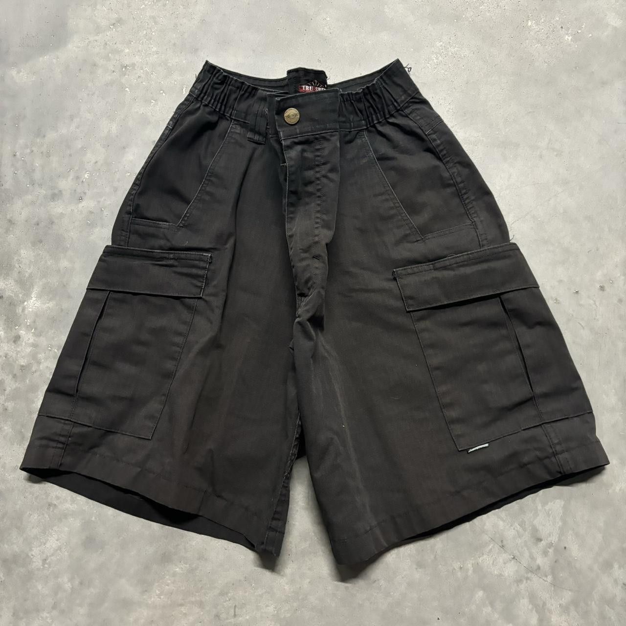Japanese Brand × Vintage Crazy Vintage Y2K/2000s Black Skater Workwear Cargo Shorts! Size US 33 - 1 Thumbnail
