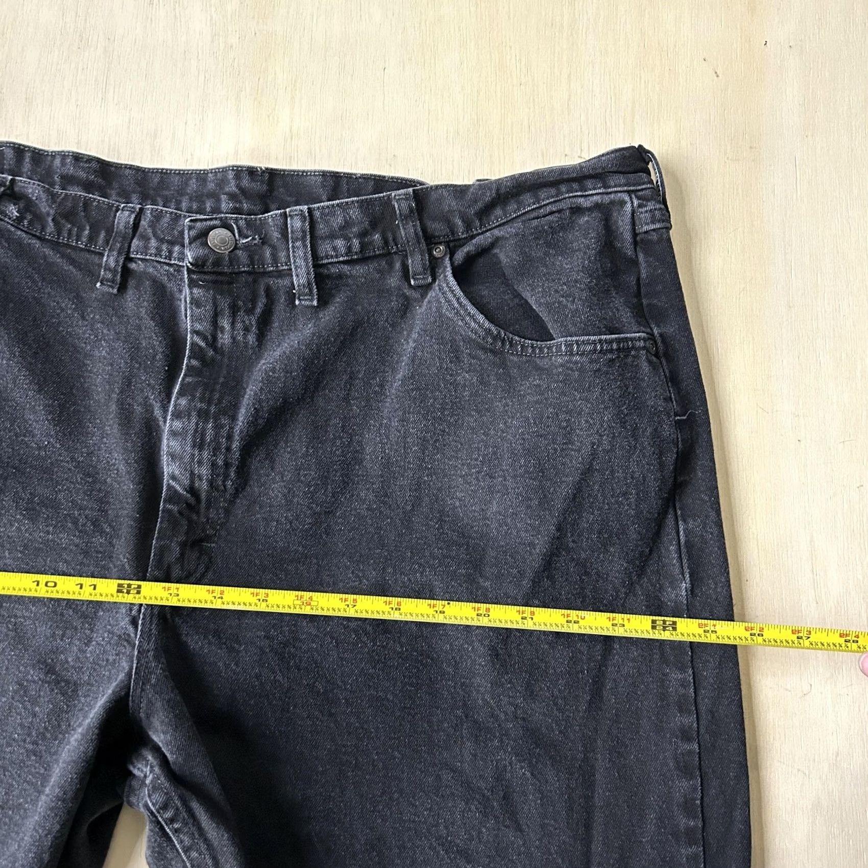 Wrangler Wrangler Jeans Mens 46x30 Charcoal Wash Black Denim Regular Straight Stretch Size US 30 / EU 46 - 5 Thumbnail