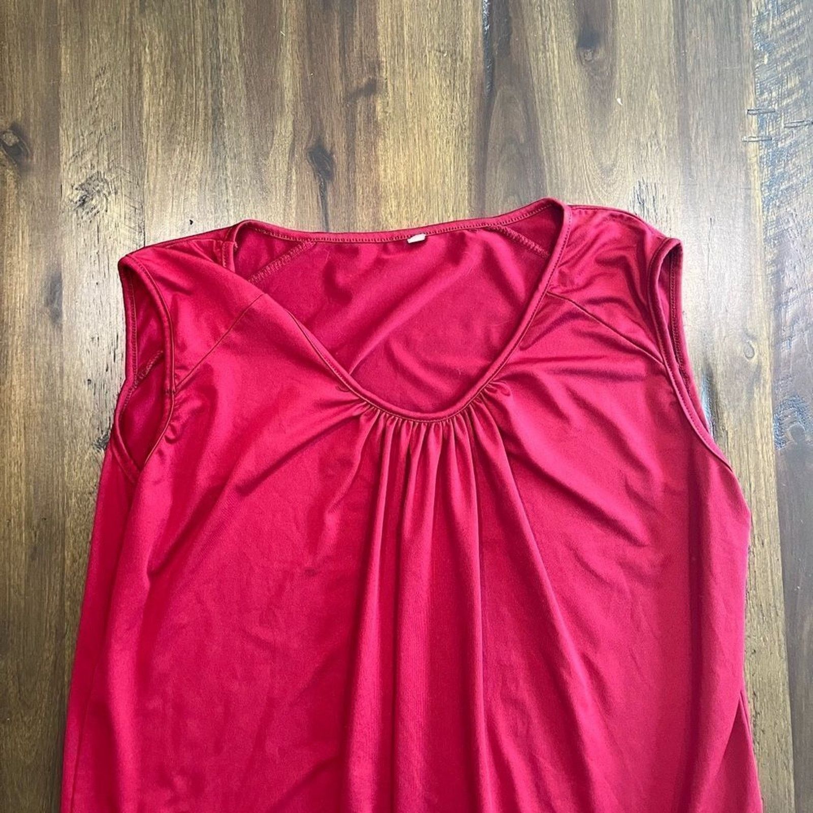 Shein SHEIN Maroon Pleated Silky Blouse Size L Size L / US 10 / IT 46 - 2 Thumbnail